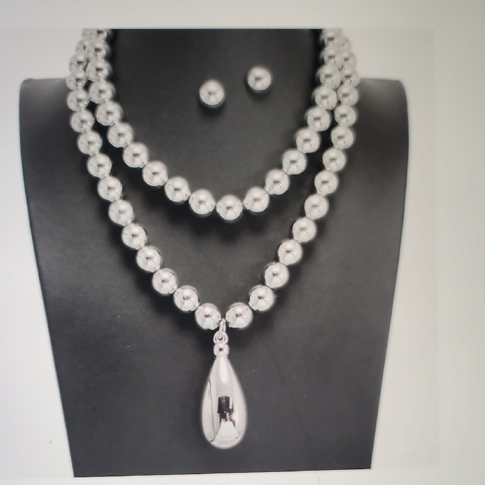 Elegant Silver Beaded Necklace and Earring Set